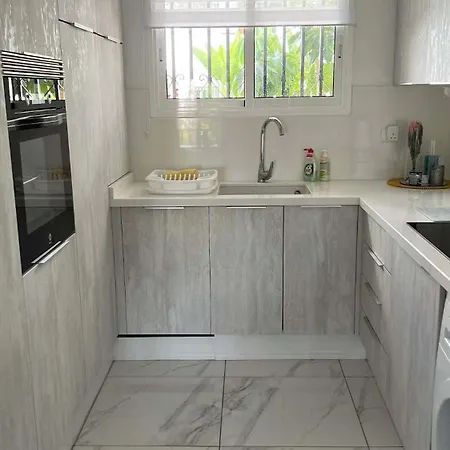 Cristian Sur 46 - Two Bed Apartment *